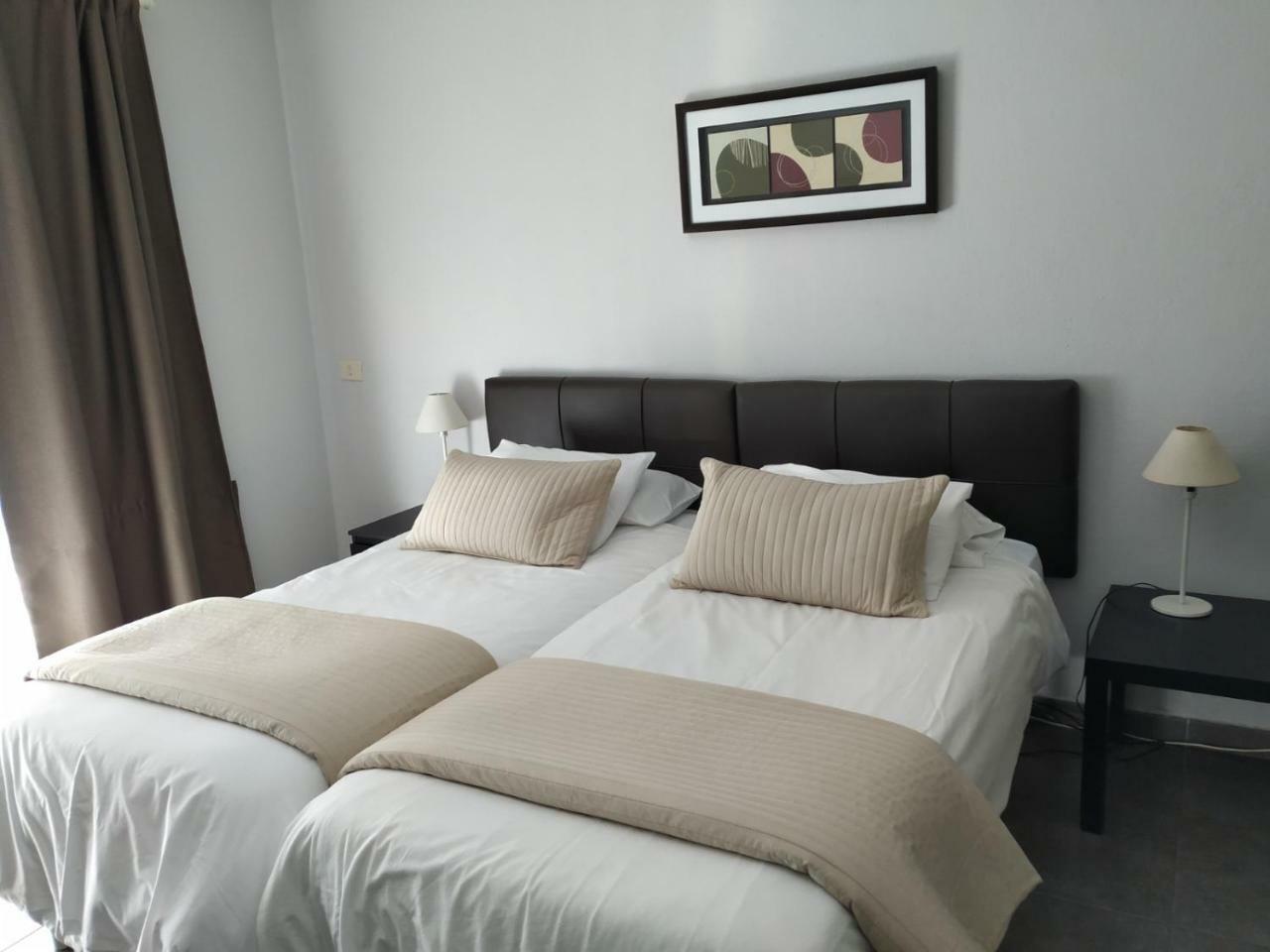 Apartamentos El Patio Los Llanos De Aridane Ngoại thất bức ảnh