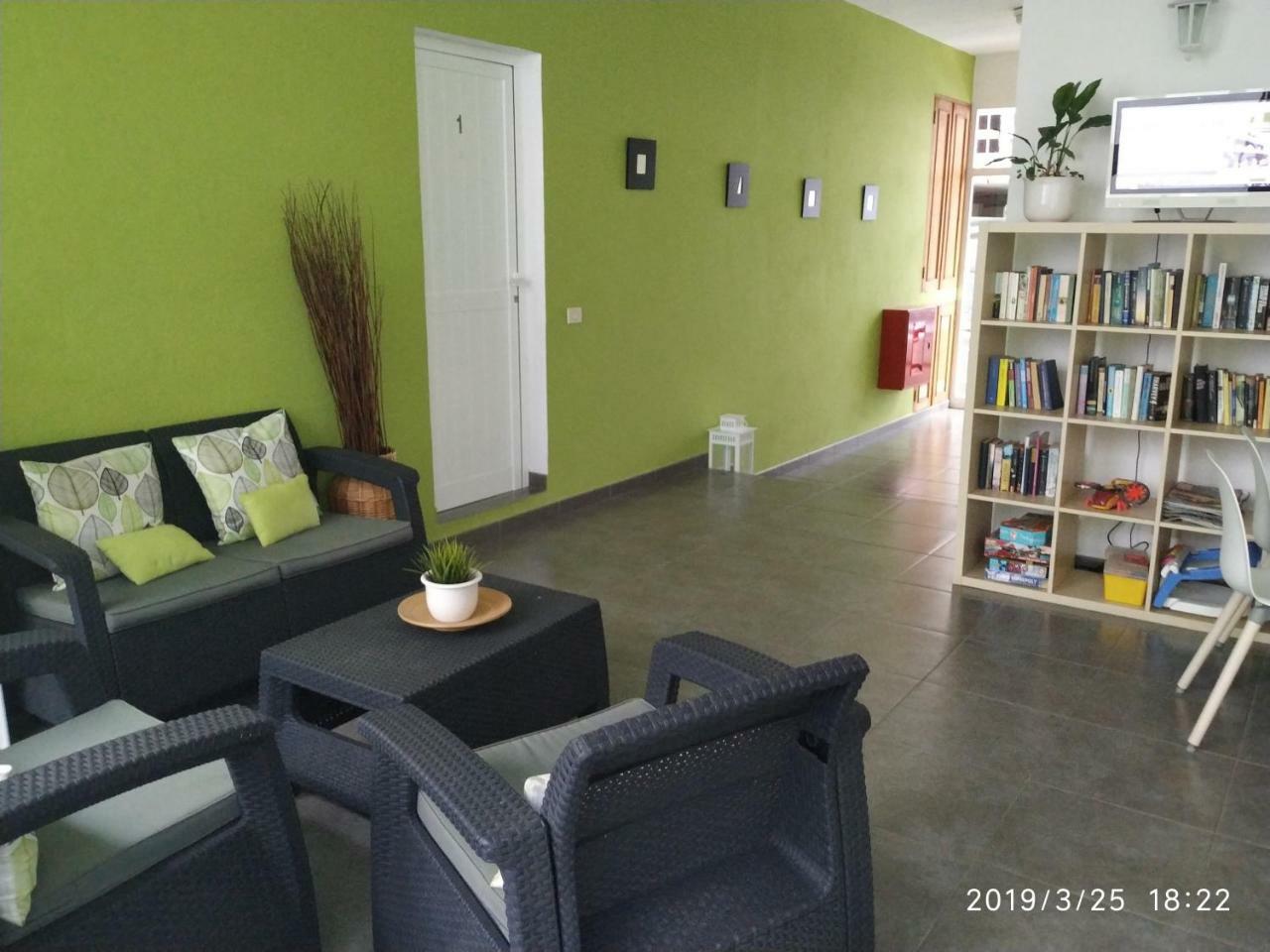 Apartamentos El Patio Los Llanos De Aridane Ngoại thất bức ảnh